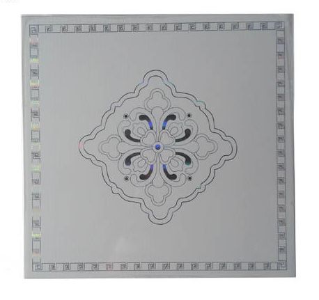 Lámina de cielo raso en PVC de 2'x2' con diseño floral.