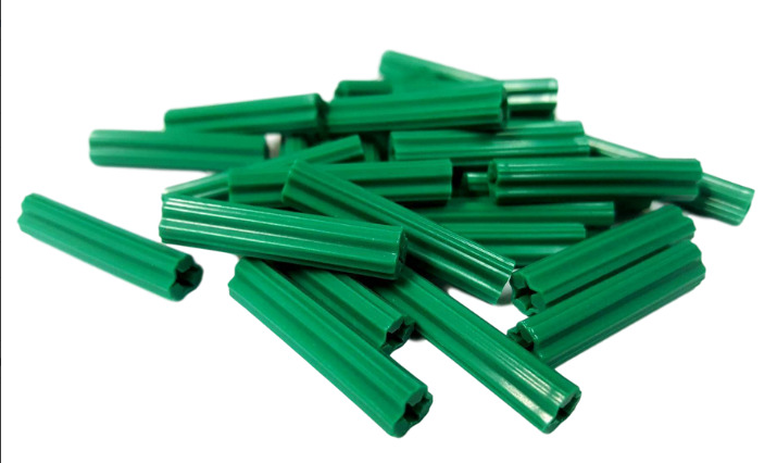TACO PLASTICO VERDE 1/4"X2" (PAQ 100)