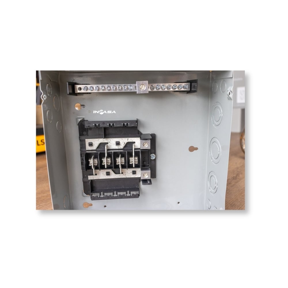 PANEL ELECTRICO 8 CIRC. 125 AMP